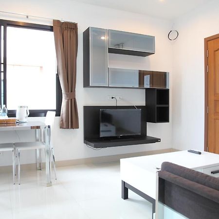 V-Twin Donjan Service Apartment Čiang Mai Exteriér fotografie