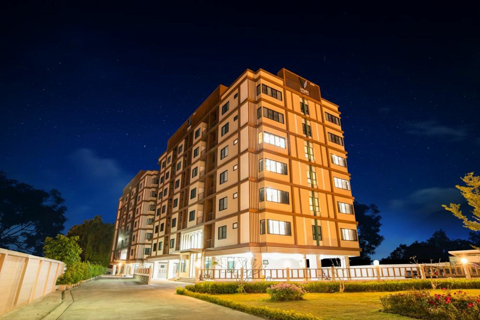 V-Twin Donjan Service Apartment Čiang Mai Exteriér fotografie